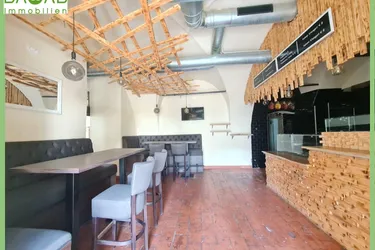 Café/Bar mit Vollausstattung &amp; großer Terrasse – sofort betriebsbereit