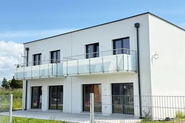 Neue Doppelhaushälfte mit Carport nur noch 2 verfügbar!!