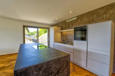 Exquisites Wohnen mit Panoramablick Lichtdurchflutete Designerwohnung am Voggenberg