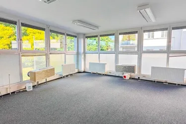 Helle und geräumige Bürofläche nahe Kongreßpark