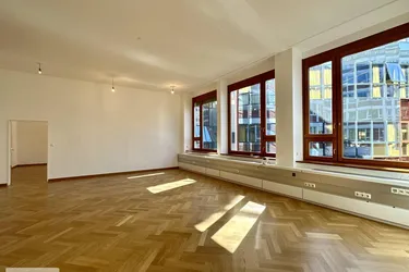ALTE BÖRSE /// HELLES, FLEXIBLES BÜRO /// SOFORT EINZUGSBEREIT