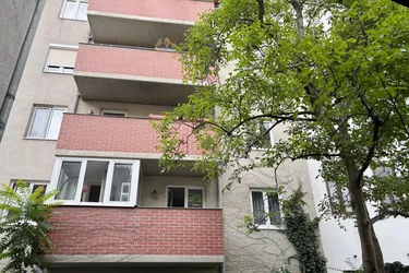 Helle Wohnung mit Balkon und Lift, 1.200,-- Pauschalmiete inkl. Heizung