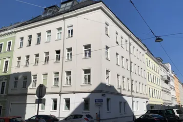 Helle Wohnung mit vielen Möglichkeiten! Zwei-bis Drei-Zimmer-Wohnung im Altbauhaus in der Staudgasse in Währing