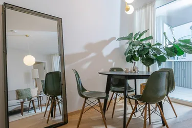 2 ZIMMER + FREIFLÄCHE + TOP INFRASTRUKTUR