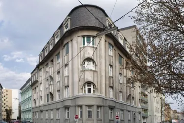 Schillerstraße 27/28 - Helle Wohnung im Dachgeschoss mit einer Gemeinschaftsterrasse - mit Blick auf die Herz-Jesu-Kirche