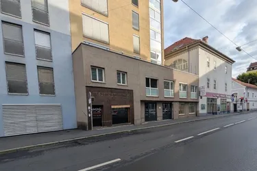 Top-Standort Grazbachgasse: Sichtbare Geschäftsfläche im Erdgeschoß, ruhige Büros im Obergeschoß!