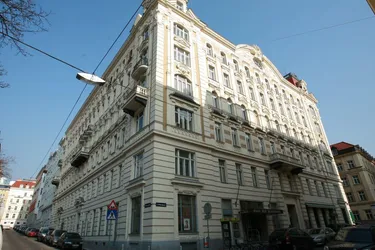 Altbau-Büroflächen in bester Lage