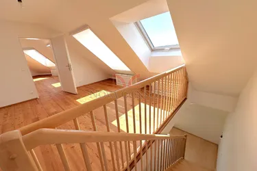 Moderne Dachgeschossmaisonette mit Ausblick