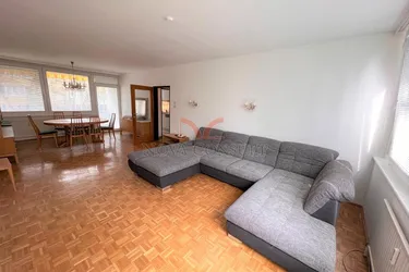 Anlegerwohnung - 3-Zimmer mit Loggia und Lift!