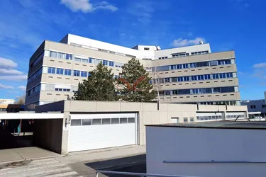Büroetage im Südstadtzentrum zu verkaufen!