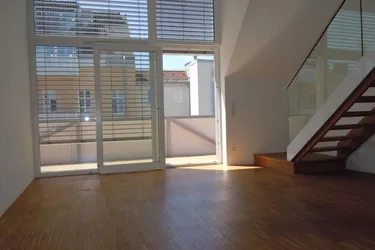 Traumhaftes 3,5-Zimmer-Maisonette-Penthouse mit Balkon und Terrasse
