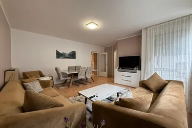 Ihr neues Zuhause mit Gartenblick – 3-Zimmer-Wohnung mit Südloggia