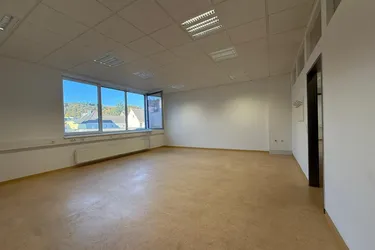 Vielseitige Geschäftsfläche in bester Lage – ideal für Büro, Praxis oder Dienstleistung