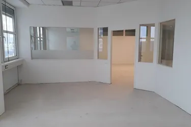 Vollsanierte Büroflächen mit 328 m² im EKZ Klagenfurt provisionsfrei zu vermieten