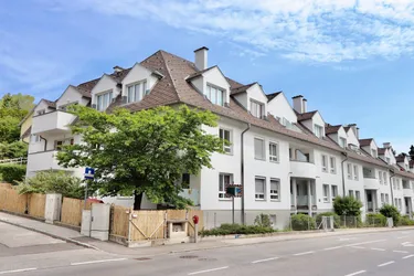 Expose DACHGESCHOSS mit BALKON! Hof- und straßenseitiger 3-Zimmer-Neubau - Garagenplätze verfügbar