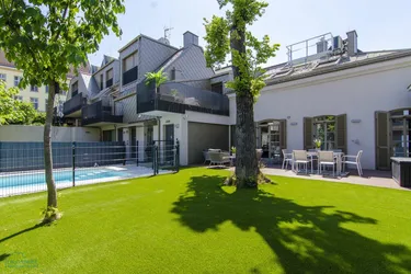 Expose TOWNHOUSE MIT FLAIR - GARTEN UND POOL