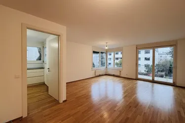 BALKONWOHNUNG MIT GRÜNBLICK