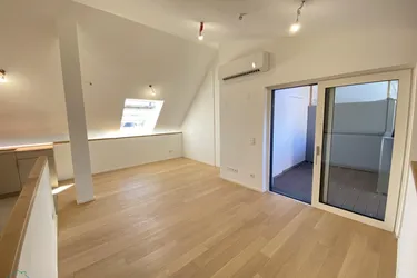 MODERNE MAISONETTE MIT TERRASSE