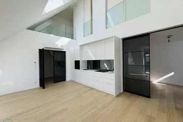 EXCLUSIVER ERSTBEZUG - DACHWOHNUNG MIT FREIFLÄCHEN
