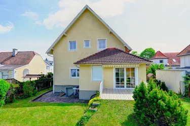 Charmantes Einfamilienhaus mit Potenzial in idyllischer Lage – Bad Fischau