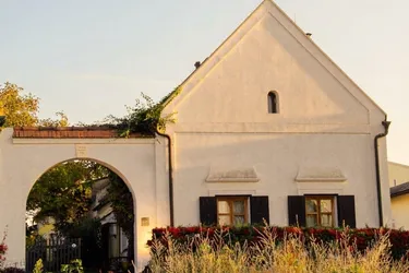 Burgenländischer Streckhof mit Wintergarten in Seenähe - Weiden am See