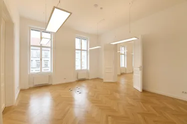 Unbefristetes modernes Büro mit 236,45 m² in repräsentativem Gebäude – sofort bezugsfertig