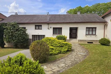 Zwei separate Wohneinheiten, Nebengebäude, Innenhof, vielfältige Nutzung, große Fläche, tolle Lage - 4.361 m² Bauland