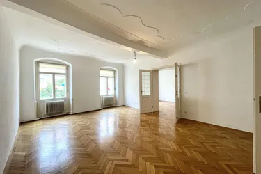 Großzügige Altbauwohnung im Herzen von Wiener Neustadt – befristet auf 3 Jahre