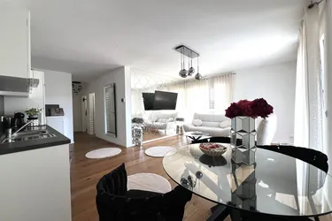 Weinliebe trifft Wohnliebe! 3-Zimmer Wohnung mit Garten und zwei Autoabstellplätze!
