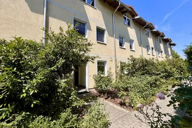 Großzügiges Reihenhaus mit Terrasse &amp; Stellplatz in ruhiger Lage - perfekt für Familien - PROVISIONSFREI!
