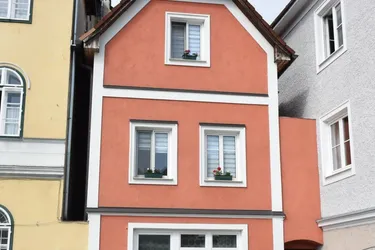 Interessant für Anleger: Wohnhaus in zentraler Lage