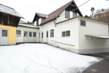 Tischlereibetrieb mit Wohnhaus