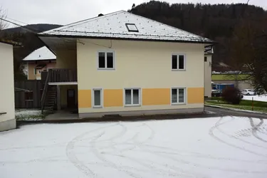Wohnhaus mit Tischlerei
