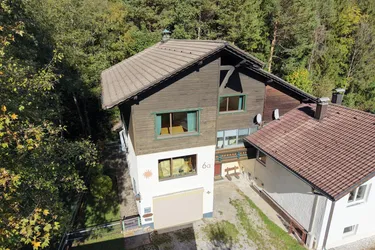 "Wohnen am Waldrand" - Doppelhaushälfte mit 2 Wohneinheiten in Vils zu verkaufen