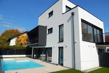 Expose "PROVISIONSFREI" Luxuriöses Einfamilienhaus in Wien - 165m², 4 Zimmer, 3 Bäder, Pool, Garten, Balkon, Terrasse uvm.