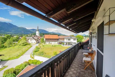 Moderne Dachgeschosswohnung mit Garten und 3 Balkonen in Finkenstein!