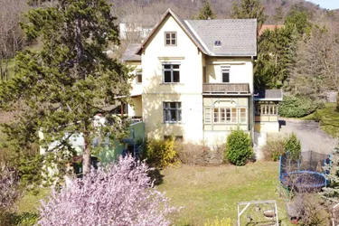 Expose Stilvilla in Sonnenlage mit großem, teilbaren Grundstück