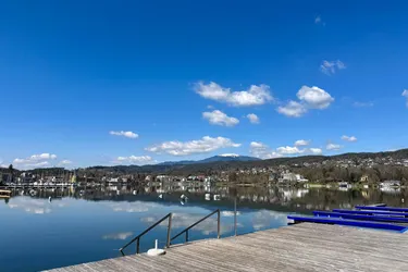 Exklusive Wörtherseeimmobilie mit Blick in die Veldener Bucht und Seezugang
