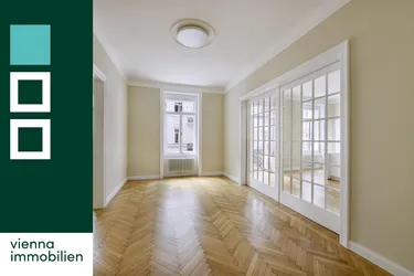Stilaltbau mit Balkon und hochwertiger Ausstattung
