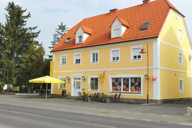 Zinshaus TOP LAGE am Stadtrand, perfekte Investition -11 Wohneinheiten + Pizzeria, 3500m²