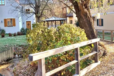 Zinshaus, generalsaniert in TOP LAGE mit 10 großzügigen WE und GSTF 2880m² - beste Vermietbarkeit, Carport/PP