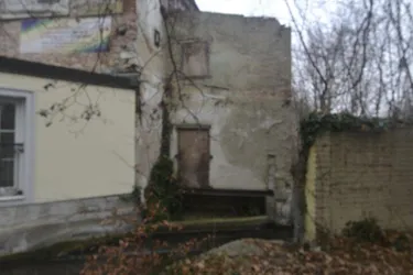 Profitables Grundstück mit 3 Bauplätzen, Baubewilligung für noch ca. 750m² Wohnfläche dazu