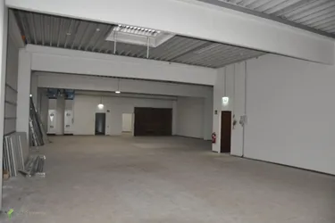 Modernes Gewerbefläche als Verkaufsfläche,Lager und Büro/Firmensitz/Kirche/Moschee, Fitness oder Turnräume, Kinderspielplatz, Veanstaltugssal, Mietobjekt mit Parkplatzmöglichkeit