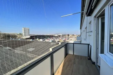 Großzügiges Wohnbüro mit Balkon, Aufzug &amp; Stellplatz in zentraler Linzer Lage zu mieten!