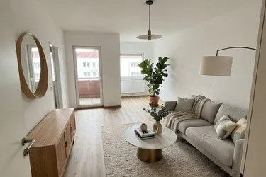 Moderne 3-Zimmer-Wohnung mit Loggia in Luftenberg - Teilsaniert