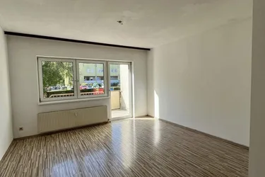 Große 3-Zimmer Wohnung mit Loggia und Stellplatz in Enns!