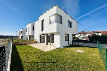 Expose WOHNTRAUM! SCHLÜSSELFERTIGE VOLLUNTERKELLERTE 4 ZIMMER DOPPELHAUSHÄLFTEN BEI DEN WEINGÄRTEN!