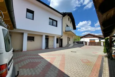 VIELFÄLTIGE LIEGENSCHAFT MIT VARIABLER MEHRFACH-NUTZUNG NAHE BERNDORF