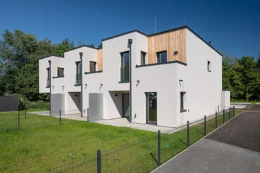 Neuer Preis!Provisionsfrei! Freifinanzierte Reihenhäuser in der Gartenstadt Kremserberg!