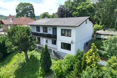 EIN- ZWEIFAMILIENHAUS IN SONNIGER LAGE BEIM WIENERWALDSEE